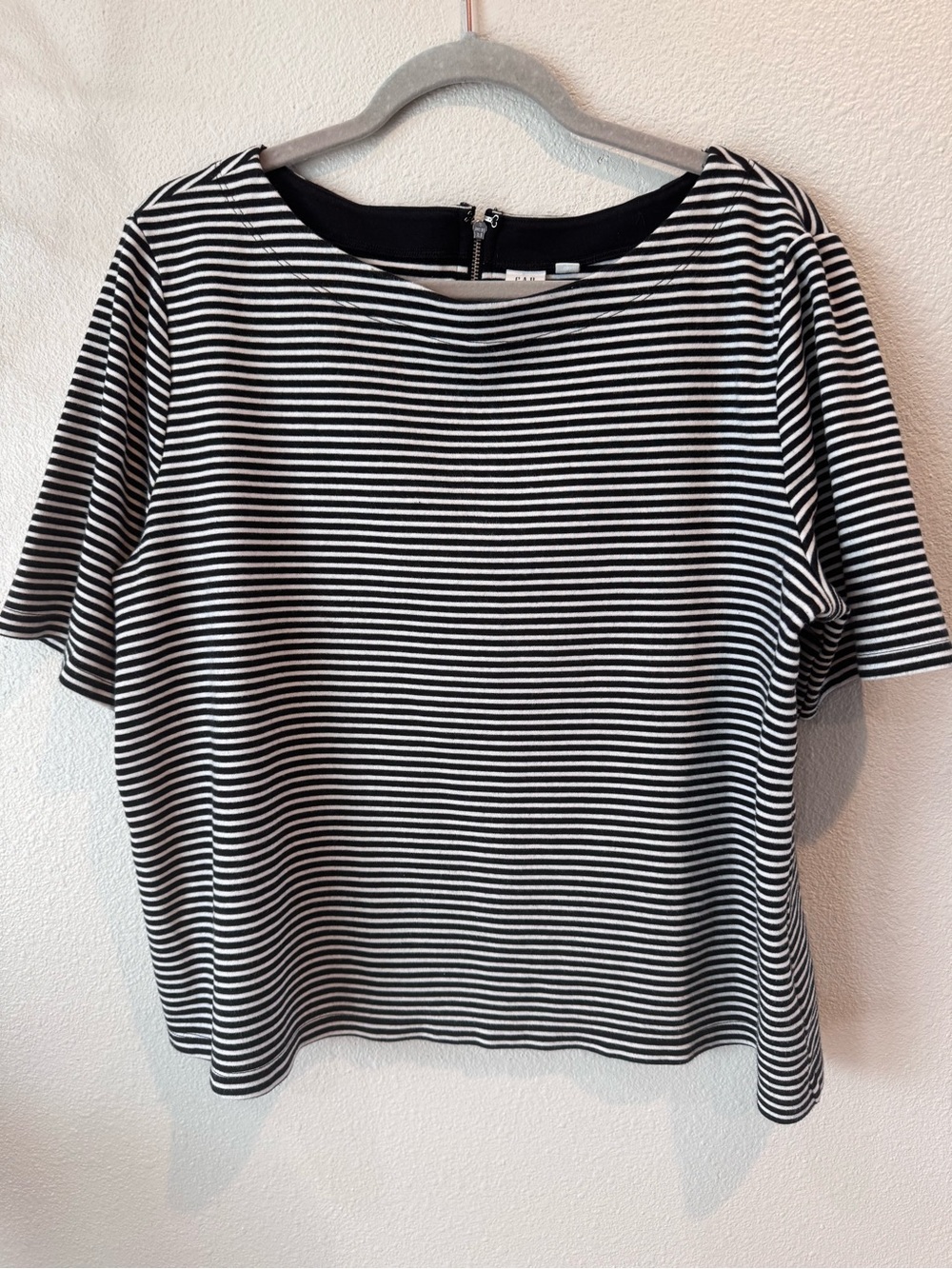 Gap Navy & White Striped Women’s Top - Classic Boatneck